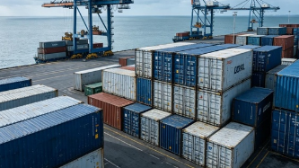 Who pays local container storage fees during a refused cargo destination port commercial dispute