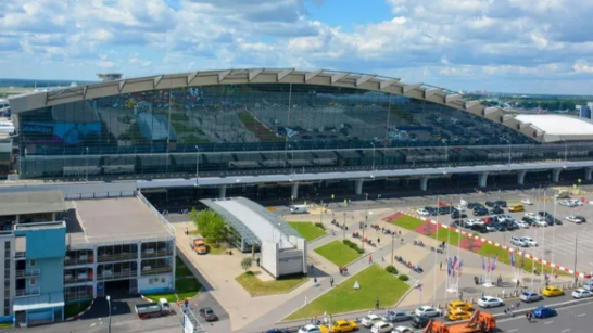 俄多地遭253架乌无人机袭击，机场实行临时管制！