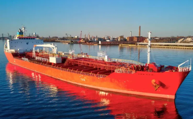 Fire Erupts on Oil Tanker and Cargo Ship in South Korea, Leaving One Dead and Two Injured