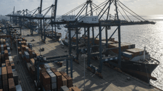 Flat rack shipping lashing techniques used by pros to secure heavy machinery