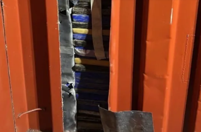 码头工人被捕！涉嫌协助集装箱运输毒品