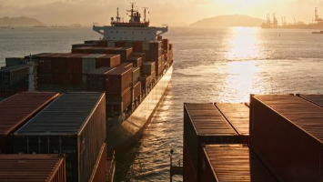 How ocean liners adjust their pricing strategies to attract base industrial cargo along the europe to asia backhaul lane