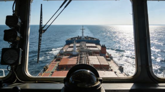 Standard operating procedures to minimize sea freight container cargo damage during winter storms
