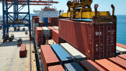 Analyzing Transit Times for Sea Shipments from Shenzhen to Singapore