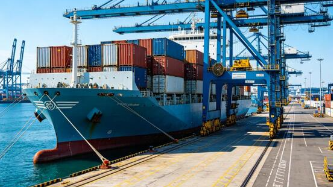 Overcoming complex clearing challenges on global solar panel export trade lanes into Western markets